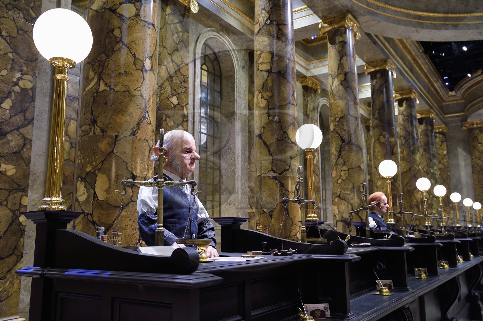 Royaume-Uni, Hertfordshire, Leavesden, Leavesden Film Studios, Harry Potter Studio Tour London, les coulisses du tournage des 8 films de Harry Potter, le grand hall de Gringotts, la banque des sorciers gardée par les Gobelins