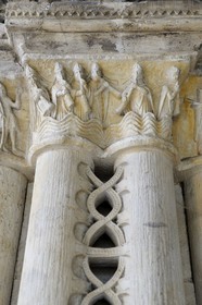 France, Seine-Maritime (76), Saint-Martin-de-Boscherville, Abbaye Saint-Georges de Boscherville du XIIe siècle, chapiteau historié de la salle du chapitre