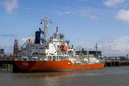 France, Loire-Atlantique (44), Estuaire de la Loire, Saint-Nazaire, le terminal pétrolier et raffinerie Total Energie de Donge