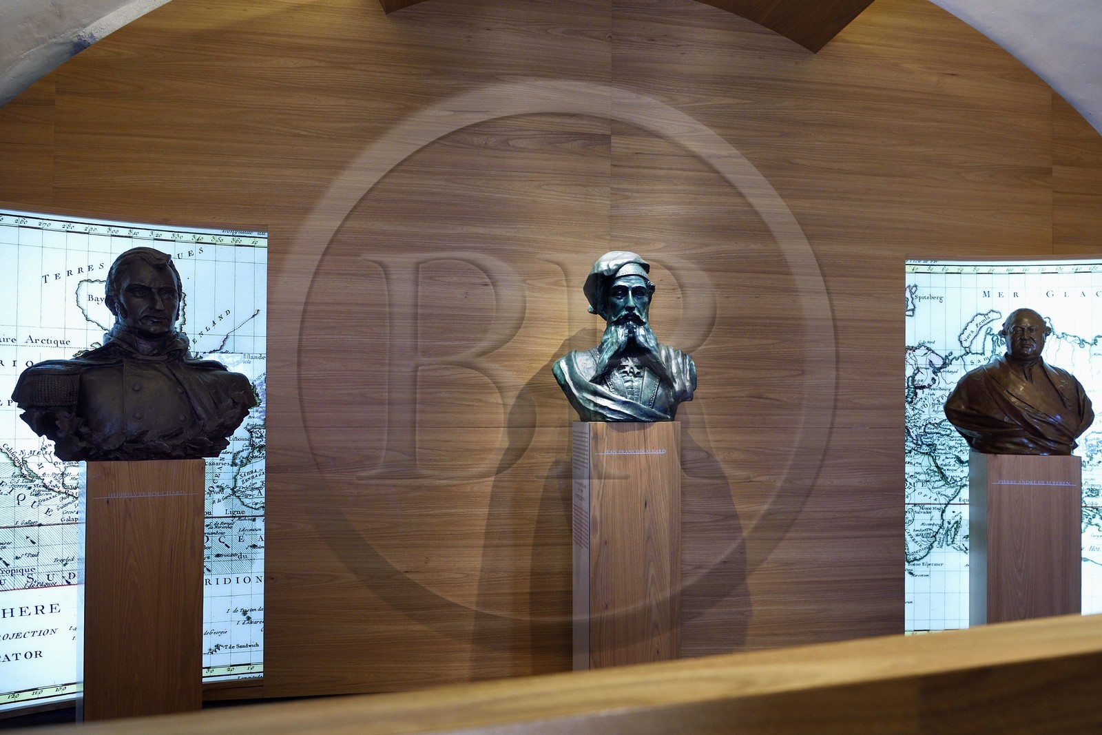 France, Var (83), Saint-Tropez, citadelle du XVIe siècle, musée d'Histoire maritime tropézienne, trois grands marins originaires de Saint-Tropez, Hippolyte Bouchard (1780 - 1837), Jean-François Allard (général) (1785 - 1839), et Pierre-André de Suffren (1729-1788)