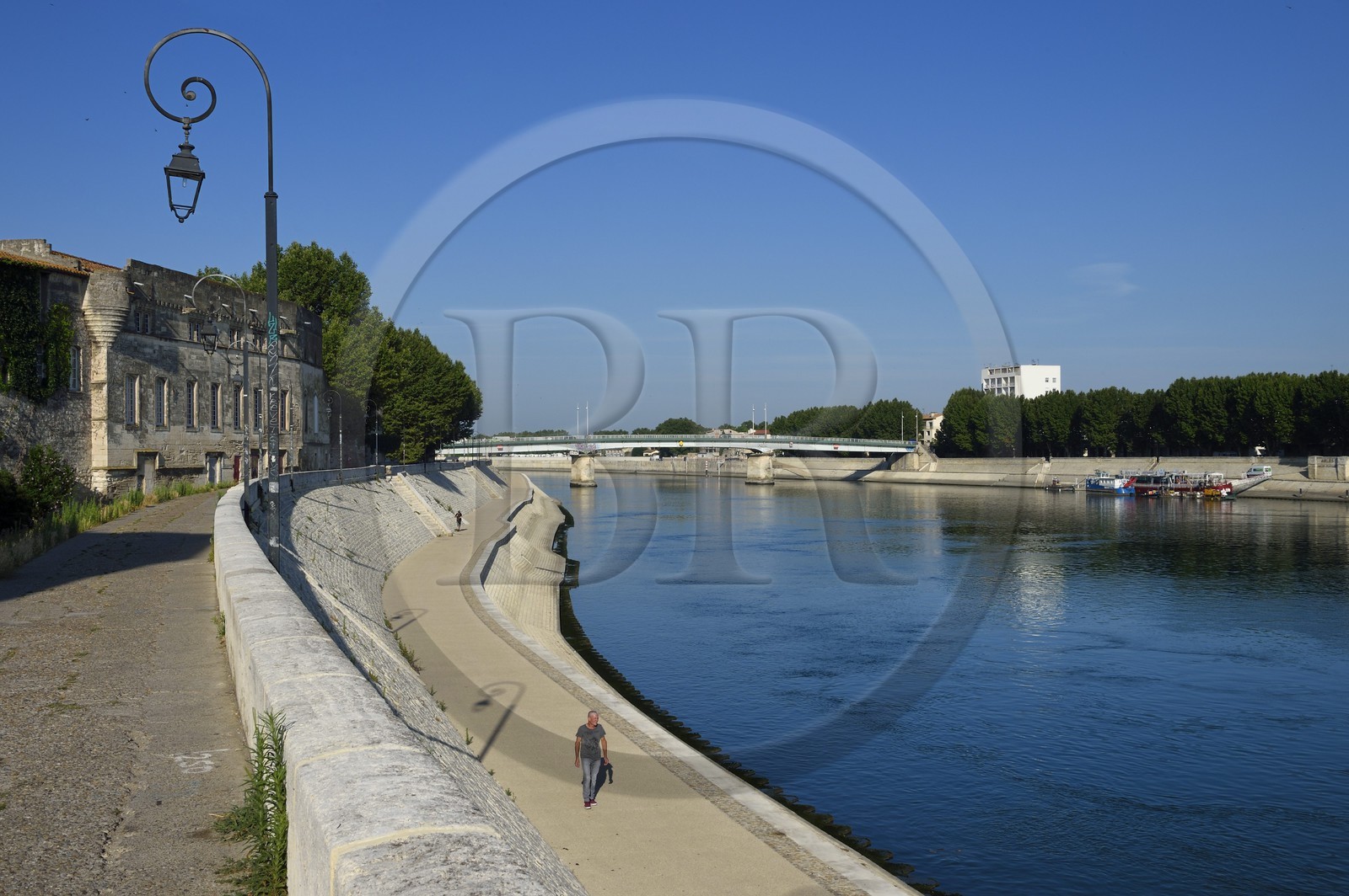 France, Bouches-du-Rhône (13), Arles, le Musée Réattu (Mention Obligatoire) sur le quai Marx Dormoy et le Rhône