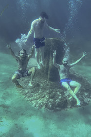 France, Alpes-Maritimes (06), Cannes, Iles de Lérins, Ile Sainte-Marguerite, snorkeling dans l’écomusée sous-marin formé de statues monumentales de l’artiste Jason deCaires Taylor, moulées selon les visages de 6 Cannois et immergées à une distance allant de 84 à 132 mètres du rivage pour une profondeur de 3 à 5 mètres