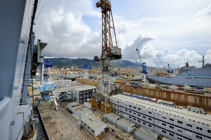 France, Var (83), Toulon, la base navale (Arsenal), le Mistral (L9013) qui est un batiment de projection et de commandement (BPC) de la Marine nationale