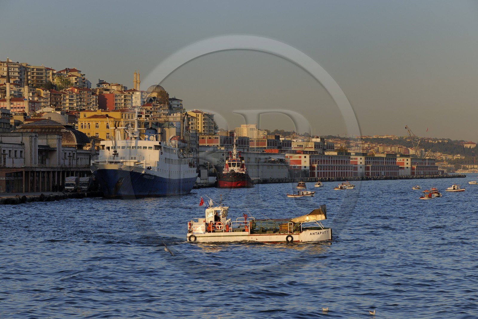 Turquie, Istanbul, quartier de karaköy, la gare maritime