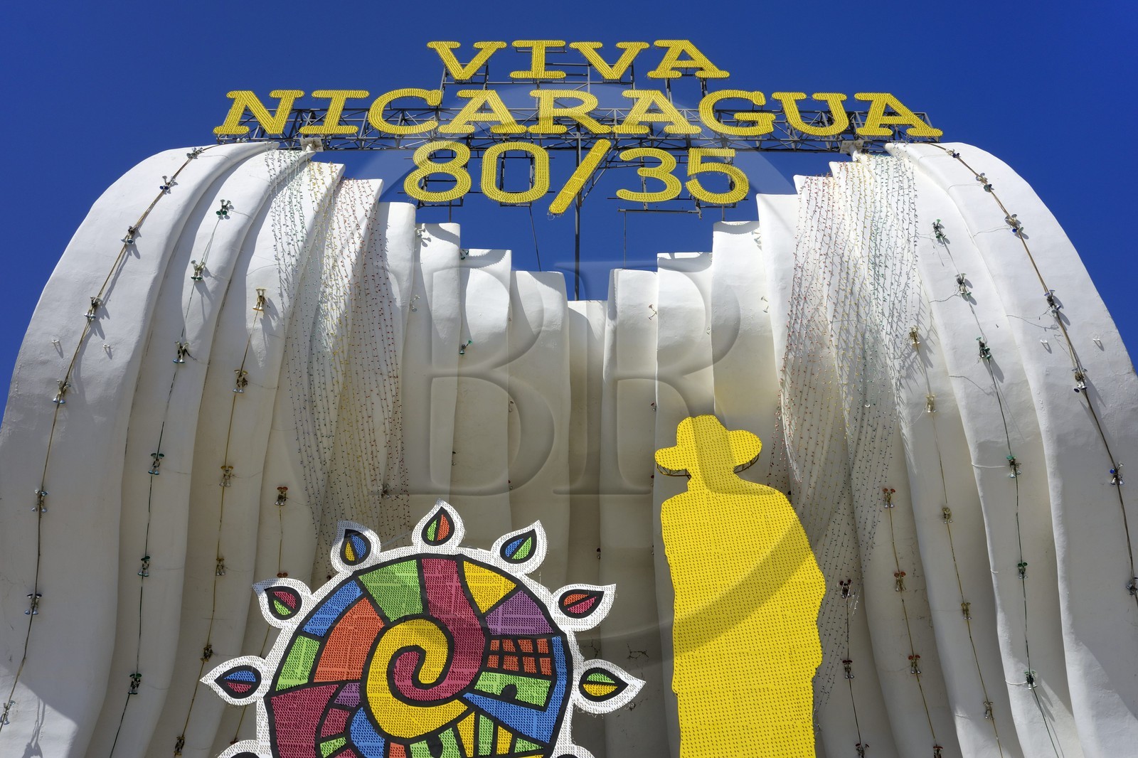 Nicaragua, Managua, park Puerto Salvador Allende, the trippy Acoustic Shell which commemorates Pope John Paul II’s appearances here in 1983 and 1996 was designed by US artist Glen Howard, in front is placed the silhouette of General Augusto Cesar Sandino