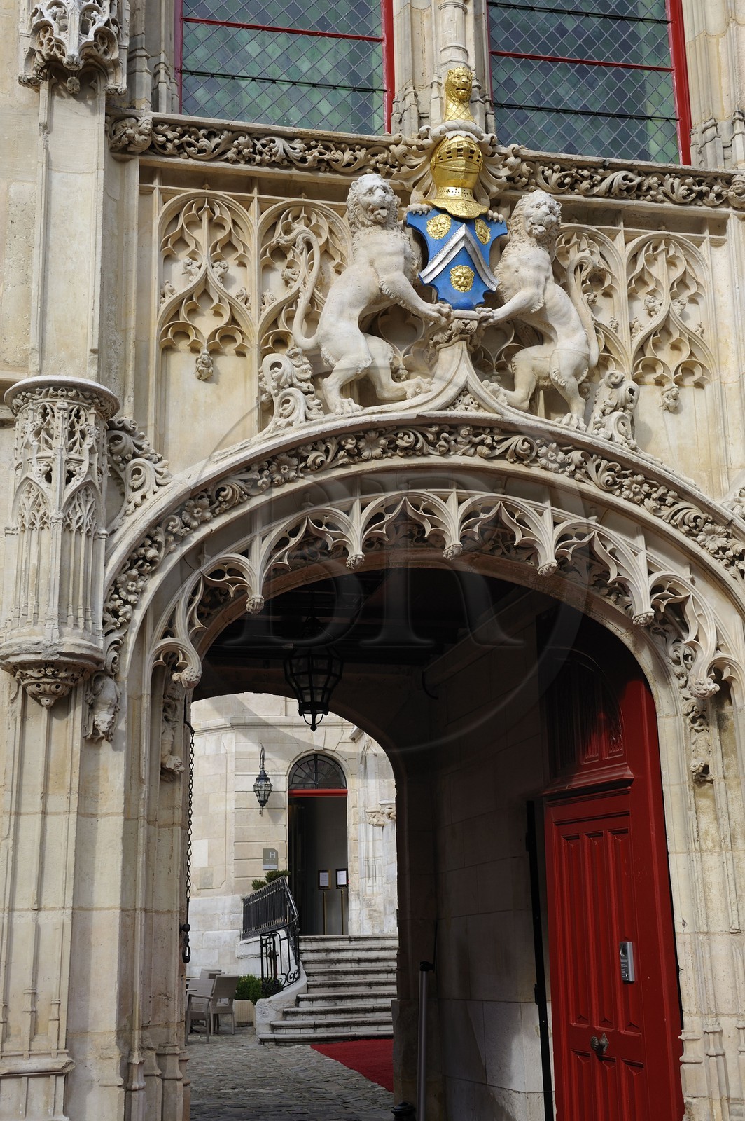 France, Seine-Maritime (76), Rouen, place de la Pucelle, Hôtel de Bourgtheroulde a été bati dans la première moitié du XVIe siècle par Guillaume Le Roux et présente les influences conjointes du gothique flamboyant et de la Renaissance