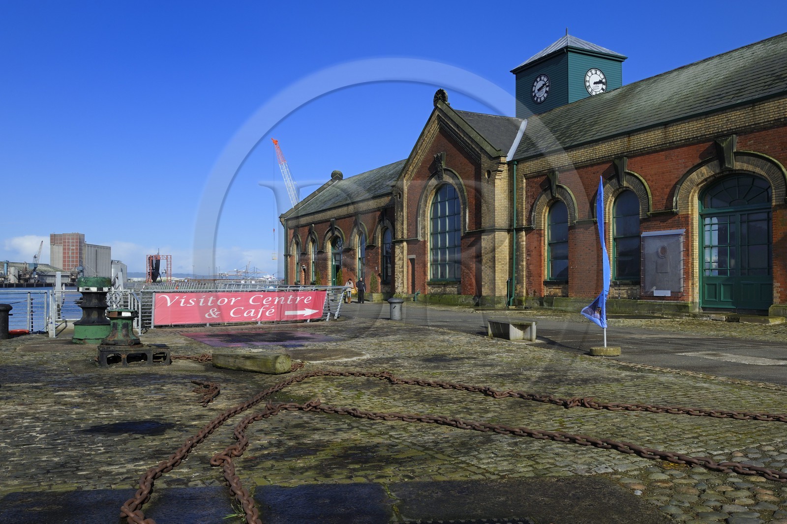 Royaume-Uni, Irlande du Nord, Belfast, Queen's Island, Thompson Dock, la Pump-House (station de pompage) à côté de la cale de lancement du Titanic et de l'Olympic