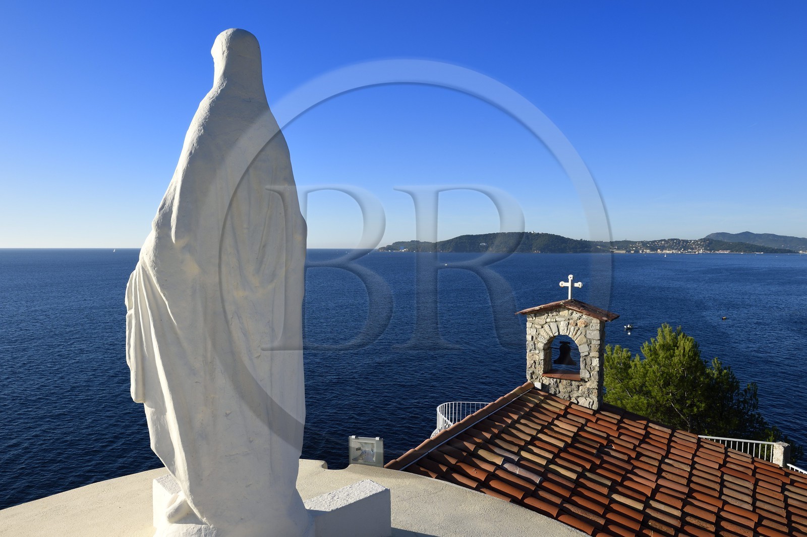 France, Var, the Rade (Roadstead) of Toulon, cap Brun, Statue of the Virgin Mary atop the chapel of Notre Dame du Cap Falcon