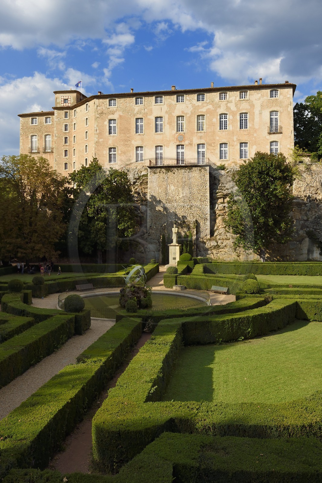 France, Var (83), Provence Verte, Entrecasteaux, le chateau