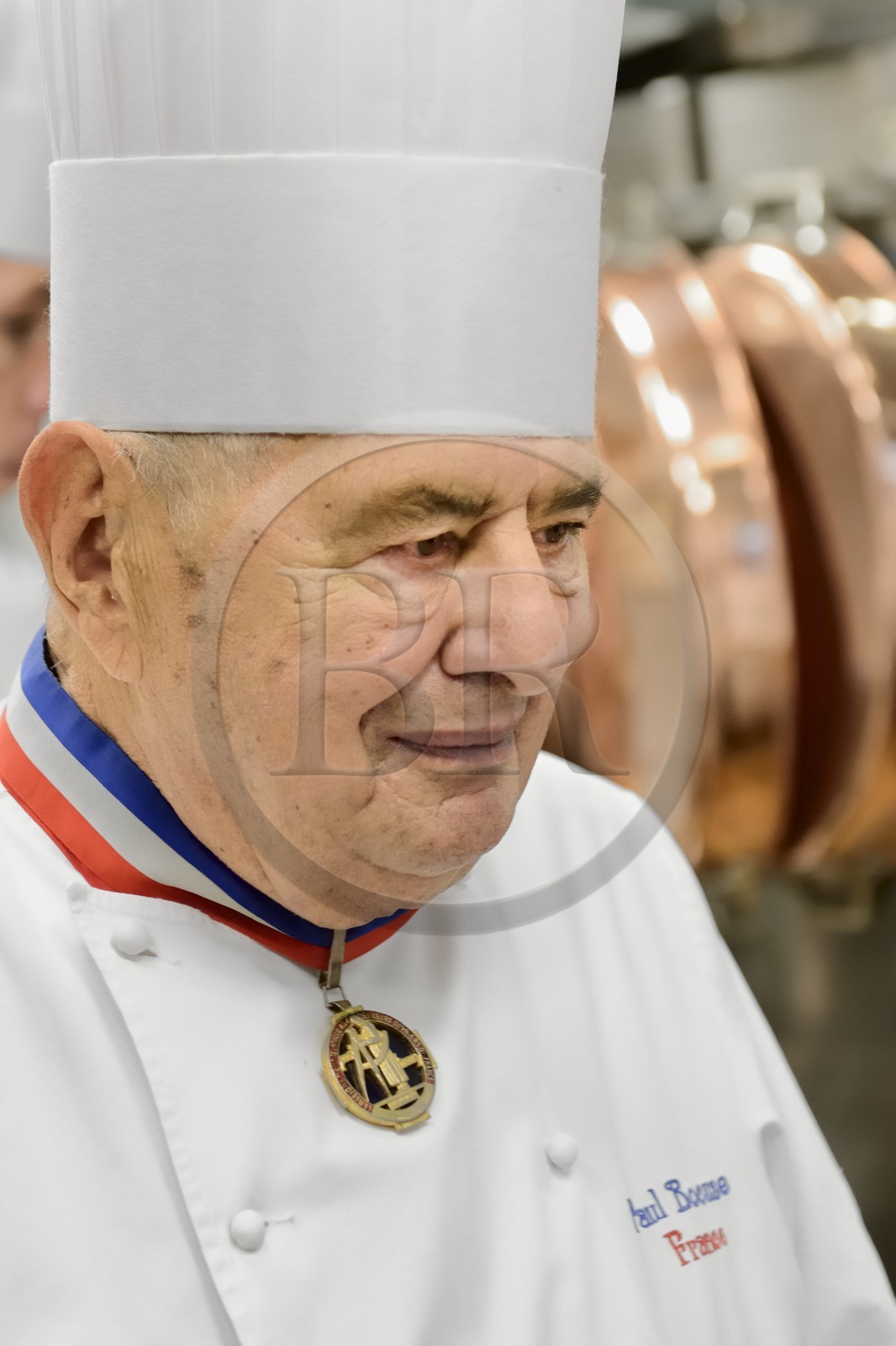 France, Rhône (69), Collonges-au-Mont-d'Or, Restaurant L'Auberge du Pont de Collonges de Paul Bocuse, trois étoiles au Guide Michelin depuis 1965, le grand chef cuisinier Meilleur ouvrier de France Paul Bocuse