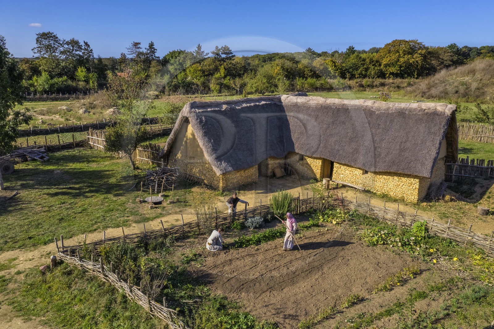 France, Calvados (14), Hérouville-Saint-Clair, Domaine de Beauregard, le parc historique Ornavik, reconstitution d'un village carolingien avec ses artisans et fermiers, la grande ferme (vue aérienne)