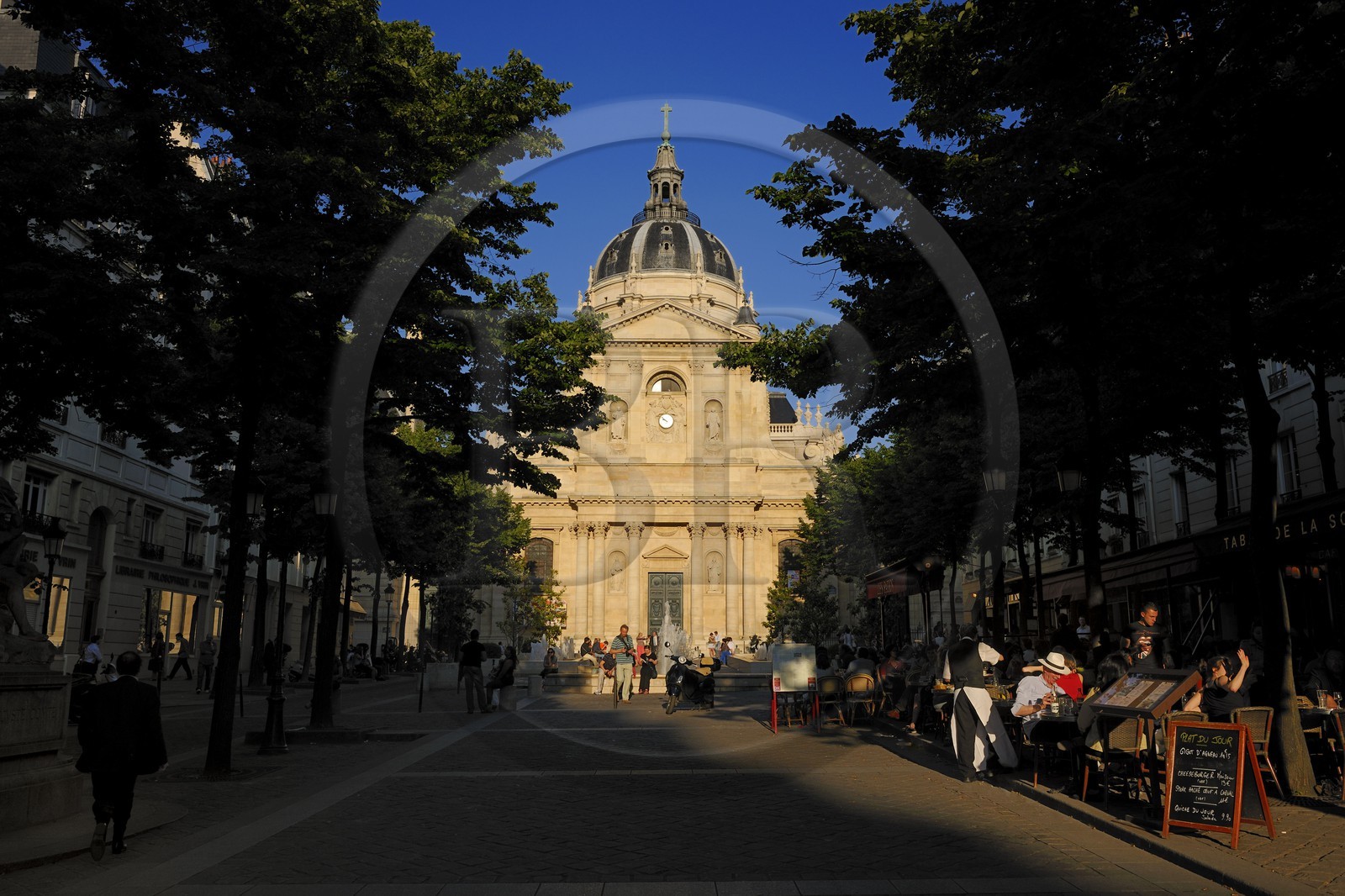 France, Paris (75), Quartier Latin, place de la Sorbonne avec la chapelle de la Sorbonne