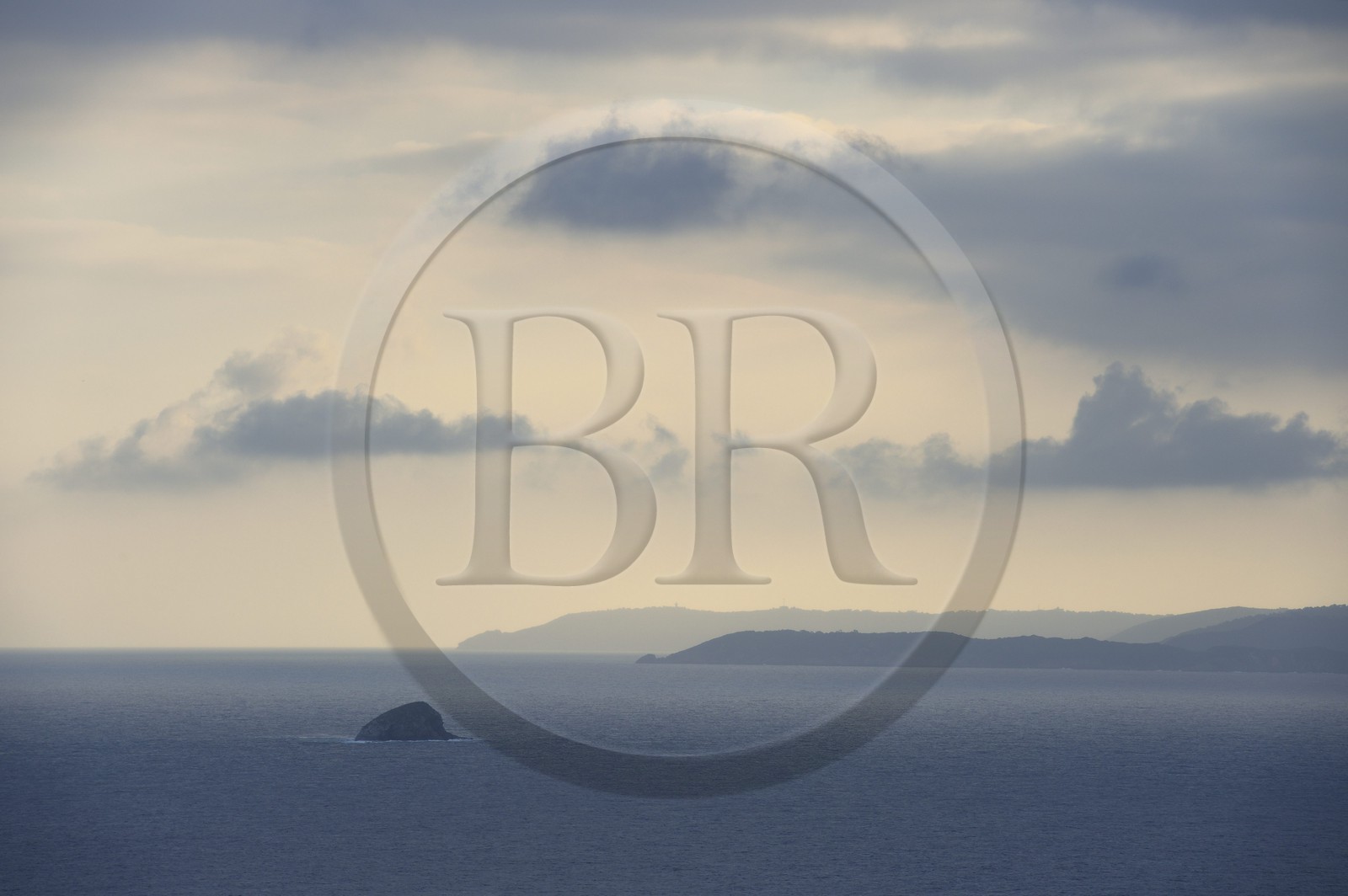 France, Var (83), Iles d'Hyères, parc national de Port Cros, Ile de Port Cros vu depuis le phare de Porquerolles