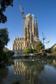 Spain, Catalonia, Barcelona, Eixample district, Sagrada Familia basilica by Catalan modernist architect Antoni Gaudi, listed as a UNESCO World Heritage Site, facade of the Nativity