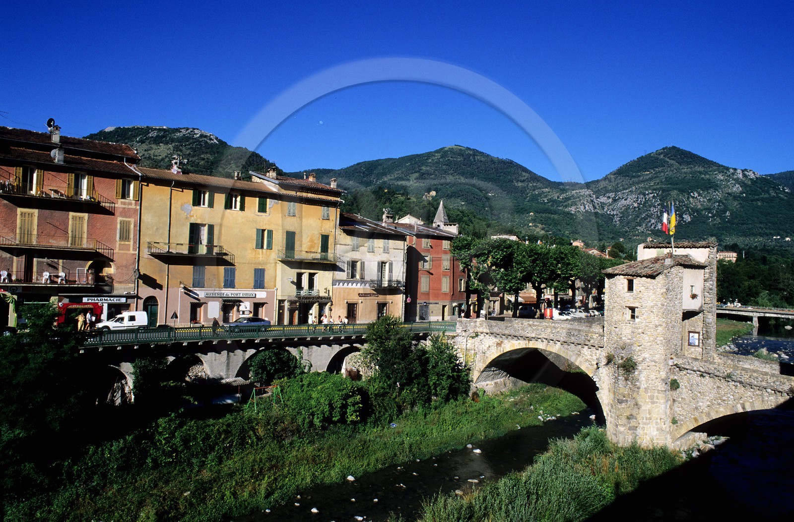 France, Alpes-Maritimes (06), vallée de la Bévéra, ville de Sospel, Pont-Vieux sur la rivière Bévéra