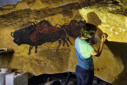 France, Dordogne, Montignac, the Atelier des Fac-Similés du Périgord (Perigord's Facsimile Workshop AFSP) specialised in mineral reproduction of prehistoric painted walls using “stone veil” patented technique and in charge of the Lascaux cave’s walls faithfull reconstitution, reproductions of the paintings, compulsory mention Atelier des Fac-Similés du Perigord