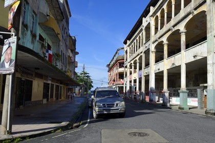 Panama,  province de Colon, ville de Colon, une des nombreuses maisons non entretenues du centre ville sur la calle 6