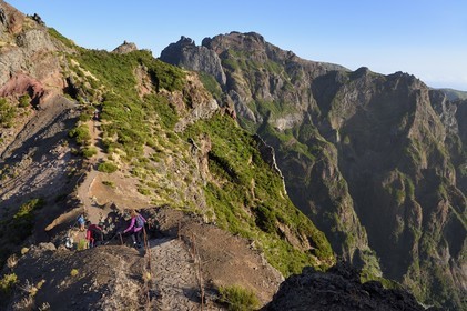 Portugal, Ile de Madère, randonnée sur le Vereda do Areeiro entre les monts Pico Ruivo (1862m) et Pico Arieiro (1817m)