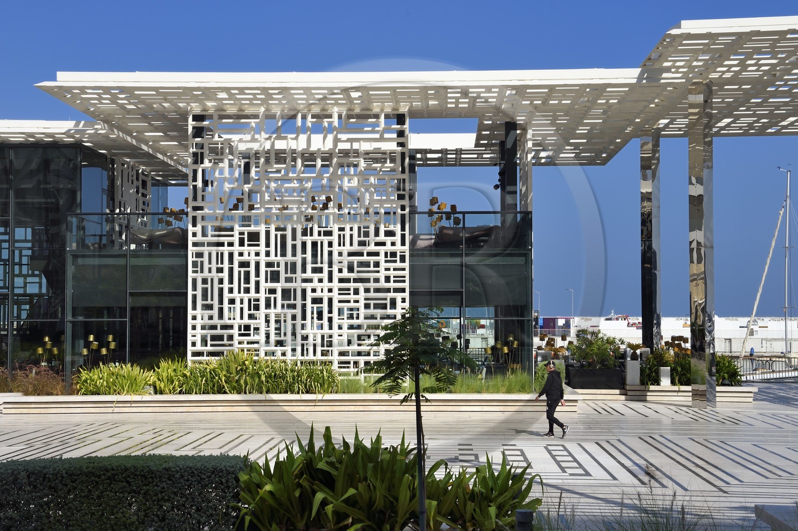 Sultanat d'Oman, Mascate, port du quartier de Al-Mouj, le restaurant Huqqa