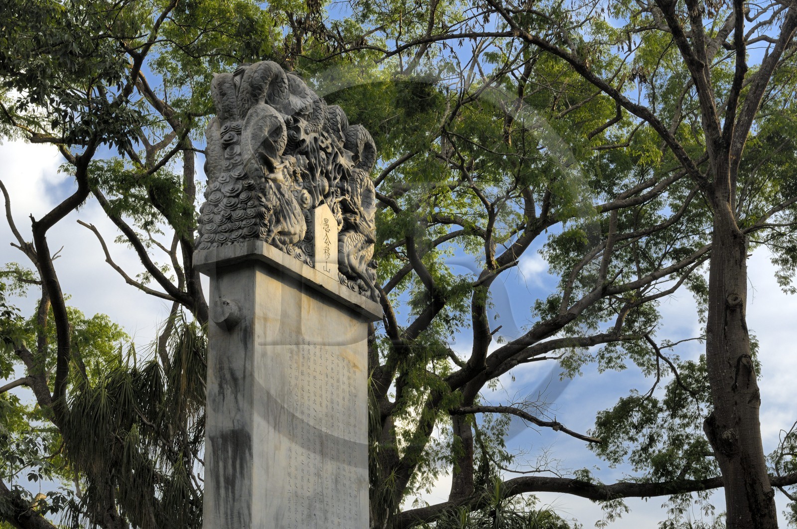 Brésil, Etat du Minas Gerais, région de Belo Horizonte, Brumadinho, centre d'art contemporain Inhotim, Gui Tuo Bei (2001) de Zwang Huan