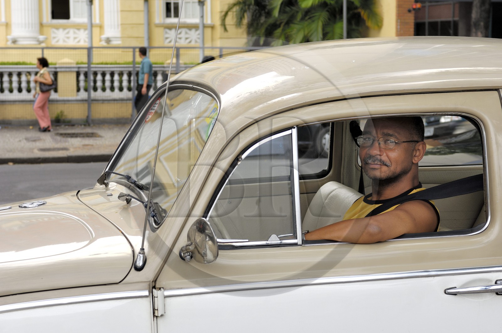 Brazil, Minas Gerais state, Belo Horizonte, Volkswagen Beetle driver