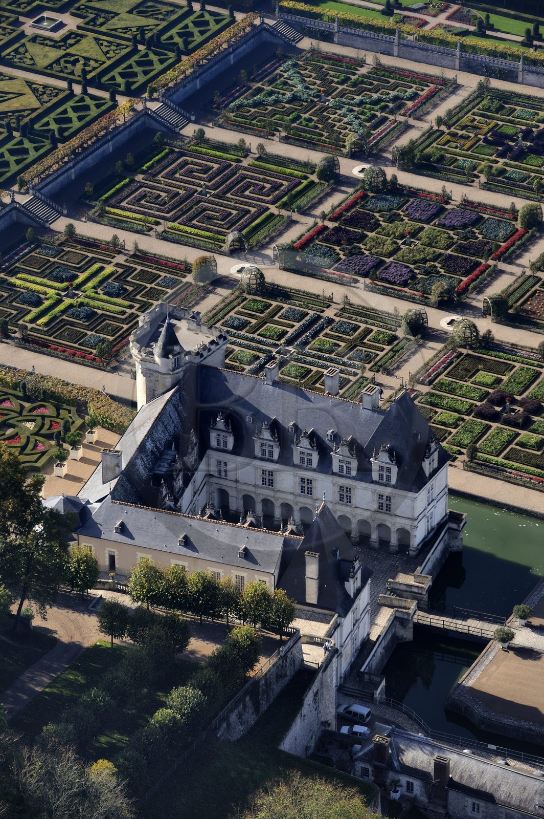 France, Indre-et-Loire (37), Vallée de la Loire classée Patrimoine Mondial de l' UNESCO, le château et les jardins de Villandry (vue aérienne)