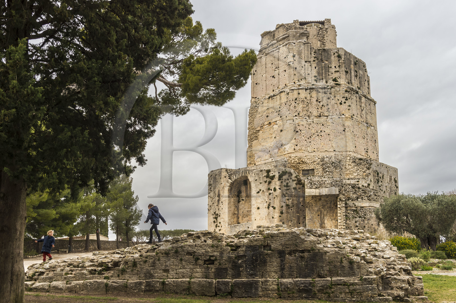 France, Gard (30), Nîmes, la tour Magne, monument gallo-romain au sommet des Jardins de la Fontaine