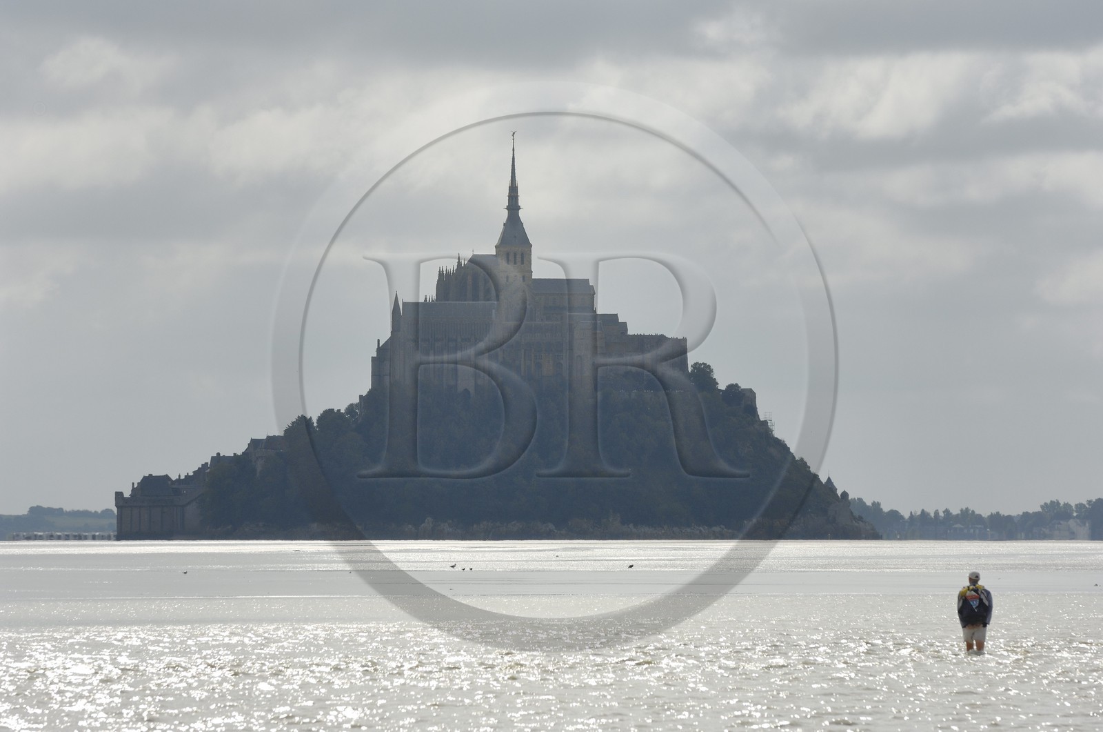 France, Manche (50), traversée à pied de la Baie du Mont Saint-Michel, classé Patrimoine Mondial de l' UNESCO