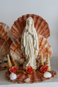 Croatia, Dalmatia, Krka National Park, the Visovac Franciscan Monastery, souvenir item with the Virgin Mary