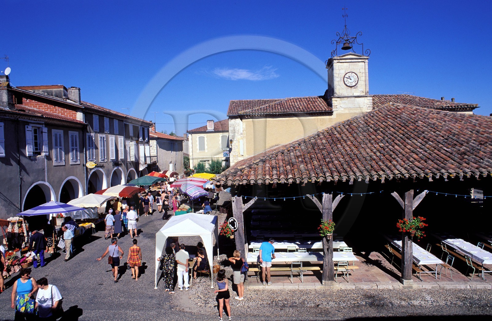 France, Gers (32), Saint-Clar-de-Lomagne, la halle