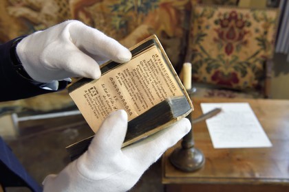 France, Aisne (02), Château-Thierry, Musée Jean de La Fontaine - Ville de Chateau-Thierry, livre des Fables de La Fontaine, Claude Barbin Denys Thierry édition non illustrée, circa 1668, in-12