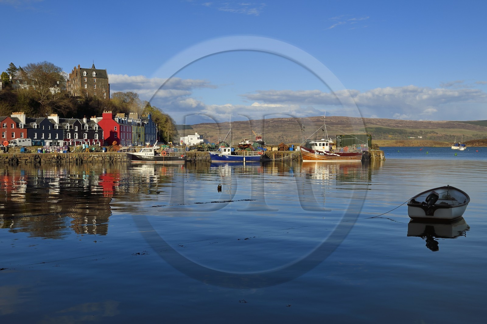 United Kingdom, Scotland, Highland, Inner Hebrides, Isle of Mull, the main town Tobermory and its harbour