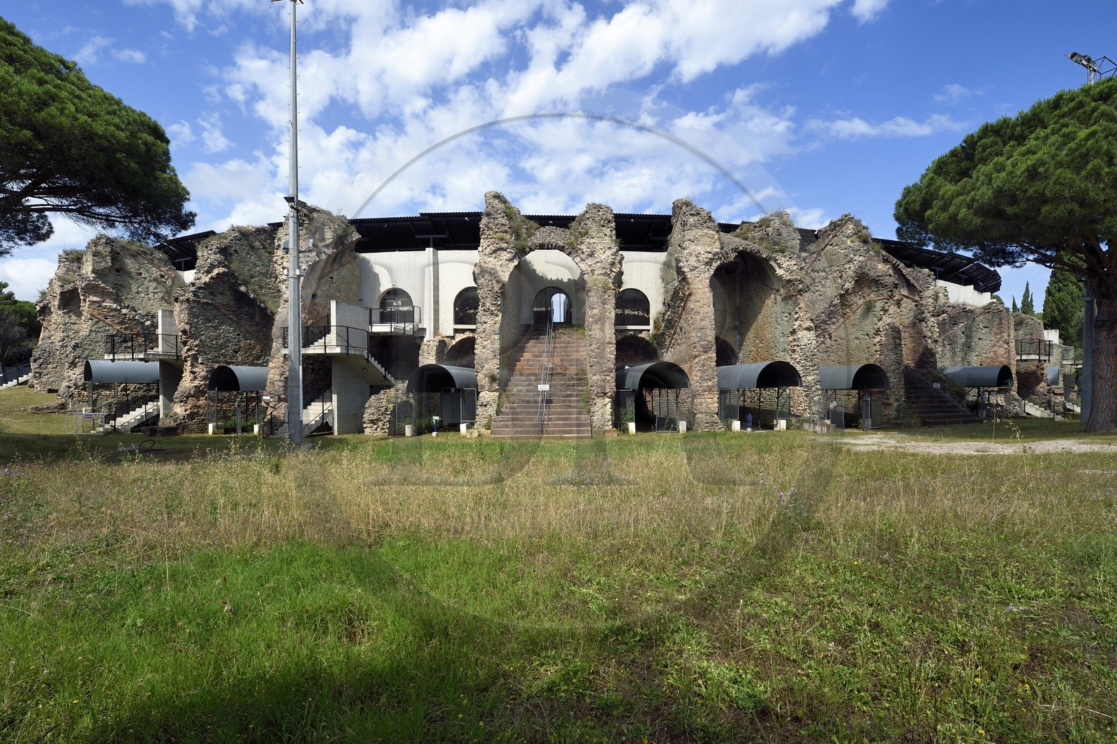 France, Var (83), Fréjus, Forum Julii, amphithéatre et arènes du Ier siècle