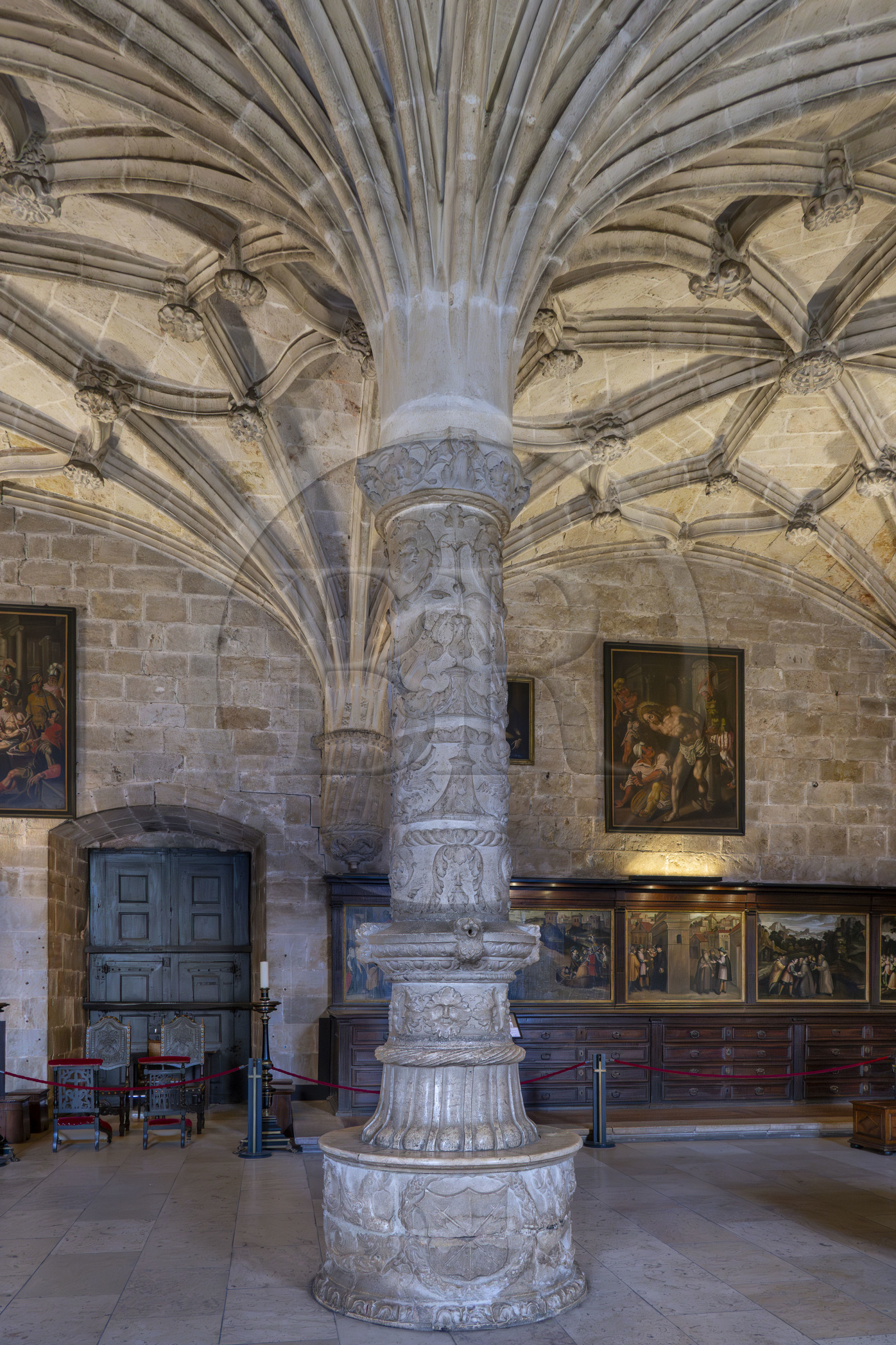Portugal, Lisbonne, Bélem, Monastere des Hiéronymites (Mosteiro dos Jerónimos), classé Patrimoine Mondial de l'UNESCO, église Santa Maria, la sacristie recouverte de voutes à liernes et tiercerons