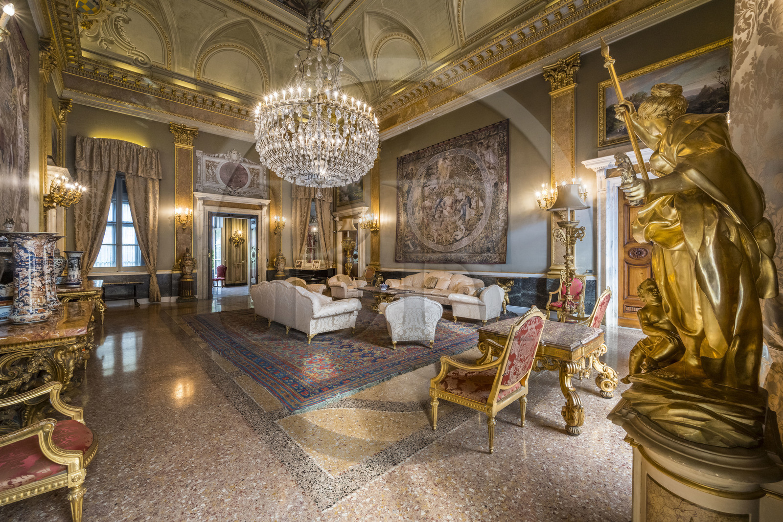 Italie, Ligurie, Gênes, palais des Rolli classés Patrimoine Mondial de l'UNESCO, le palazzo Interiano Pallavicino construit en 1567, le salon du deuxième étage noble