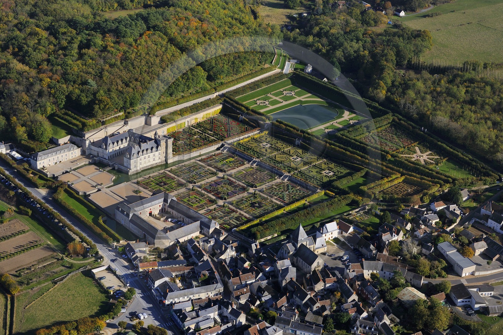 France, Indre-et-Loire (37), Vallée de la Loire classée Patrimoine Mondial de l' UNESCO, le château et les jardins de Villandry (vue aérienne)