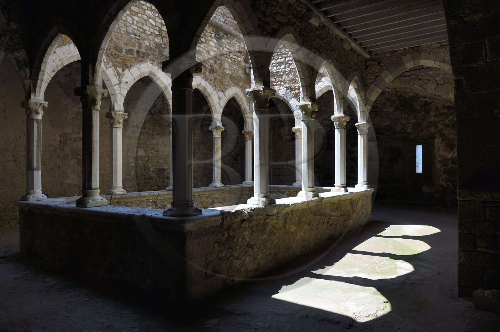 France, Alpes-Maritimes (06), Cannes, Iles de Lérins, Ile de Saint-Honorat, Abbaye de Lérins, le cloitre supérieur dit de la prière de l'ancien monastère fortifié élevé en 1073