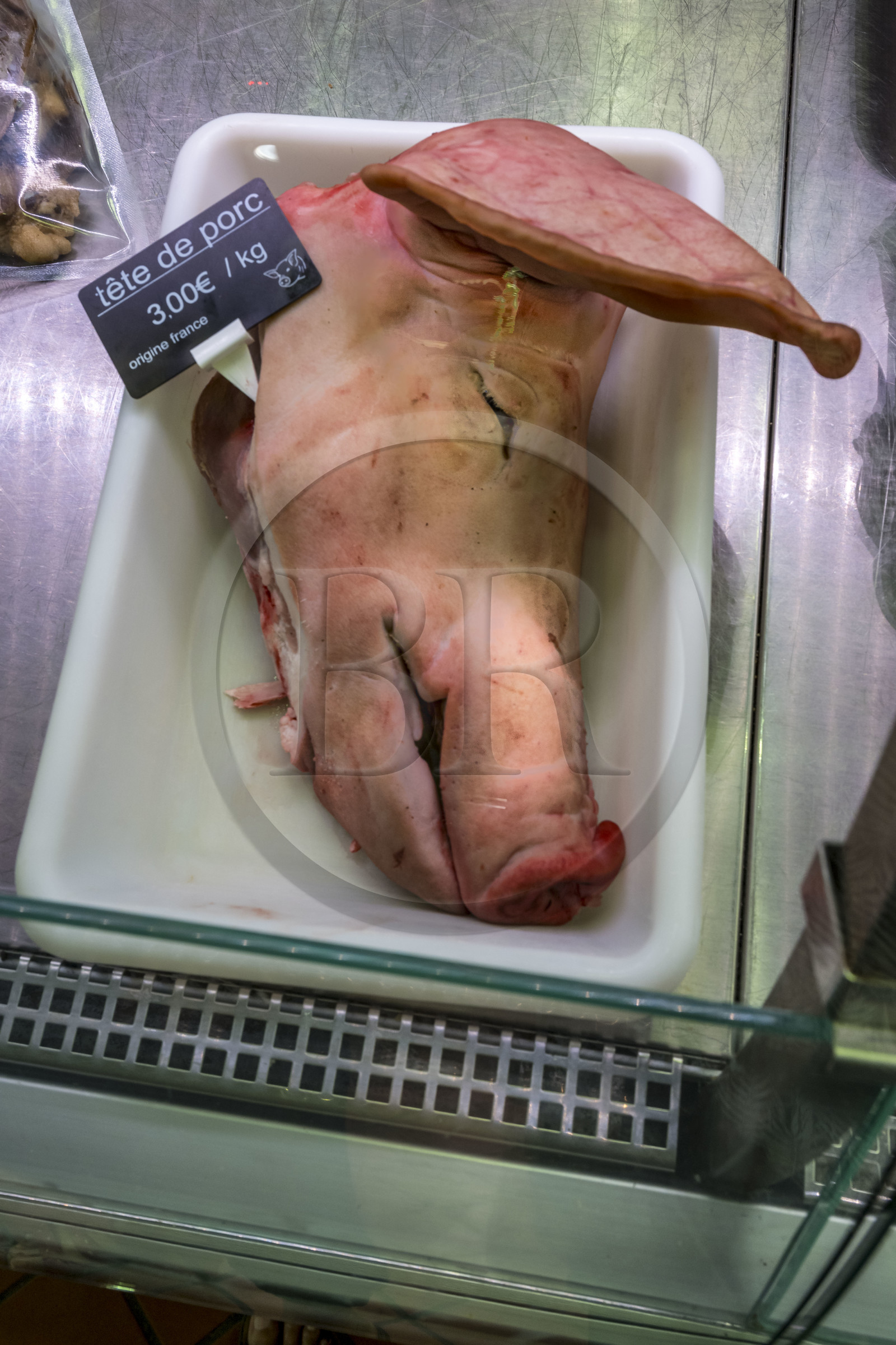 France, Charente Maritime, La Rochelle, the old 19th century covered market, pig head
