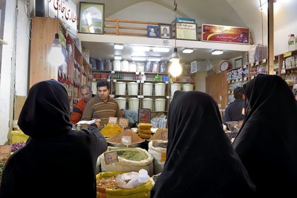 Iran, Isfahan Province, Isfahan, Bazar-e Bozorg (Great Bazaar), a massive covered bazaar which dates back almost 1300 years, stall of spices and dried vegetables