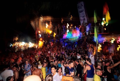 Thaïlande, Archipel îles Samui, Full Moon Party sur l' île de Koh Pha-Ngan, début de soirée sur la plage de Had Rin