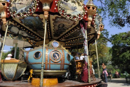France, Paris (75), parc Monceau, le carrousel Jules Verne