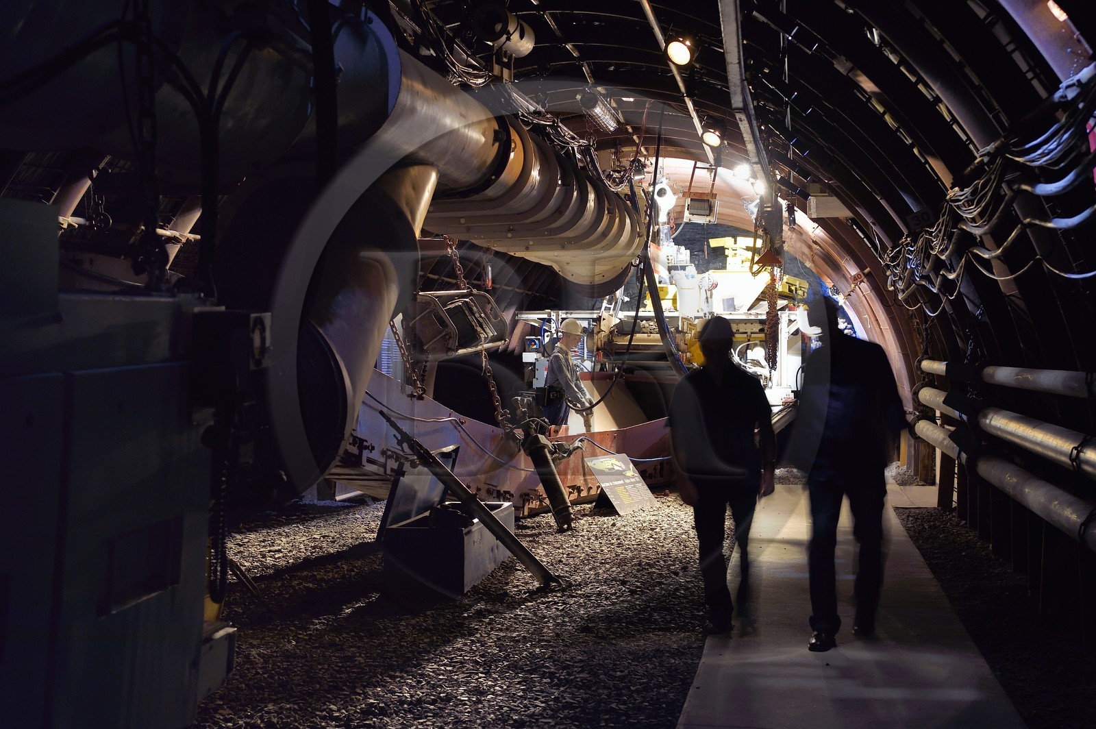 France, Moselle (57), Petite-Rosselle, le musée du carreau Wendel, reconstitution du fond de la mine, galerie de creusement au charbon, machine de creusement (Alpine Miner 100) qui abat le charbon, l'évacue, met en place le soutènement de la galerie, lutte contre la poussière et sert de plancher de travail