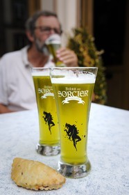 France, Vosges (88), Senones, capitale de l’ex-Principauté de Salm-Salm rattachée à la France en 1793, bière locale de micro brasserie