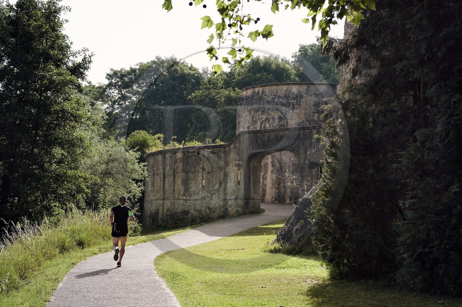 France, Moselle, Metz, city walls circuit along the Moselle and Seille River, the Devil's Tower
