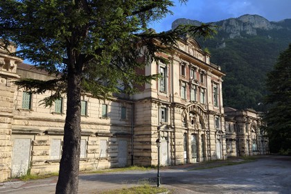 France, Alpes-Maritimes (06), vallée de la Roya, Saint Dalmas-de-Tende, l'ancienne gare construite sous Mussolini est aujourd'hui abandonnée
