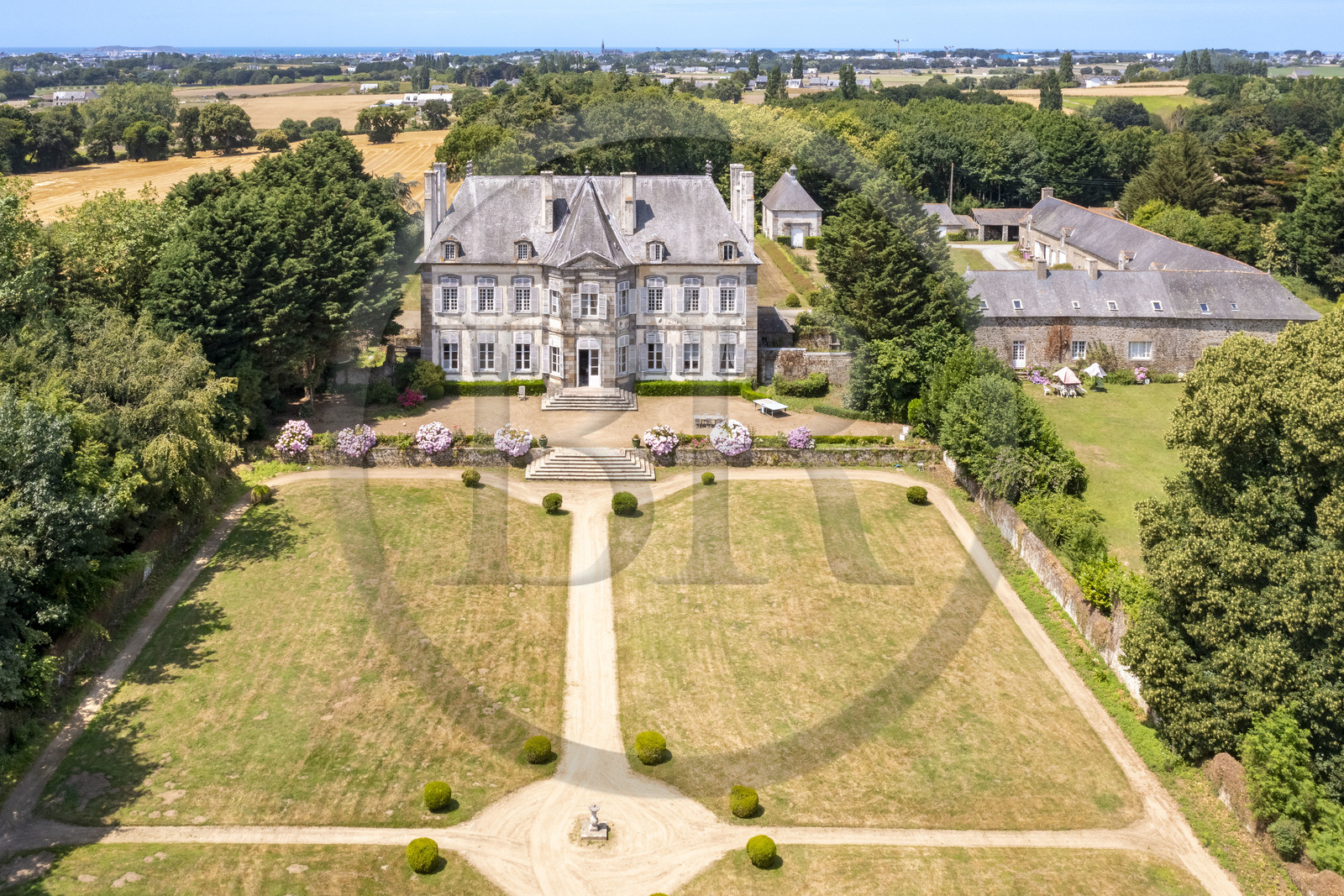 France, Ille et Vilaine, Cote d'Emeraude (Emerald Coast), Saint Malo, malouinière de la Chipaudière built by shipowner and privateer François-Auguste Magon de la Lande at the beginning of the 18th century (aerial view)