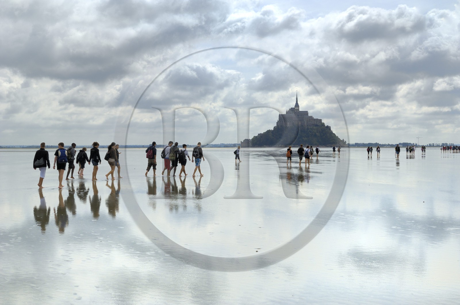 France, Manche (50), traversée à pied de la Baie du Mont Saint-Michel, classé Patrimoine Mondial de l' UNESCO