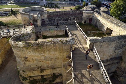 France, Calvados (14), Caen, le château ducal de Guillaume le Conquerant, la barbacane porte Saint-Pierre