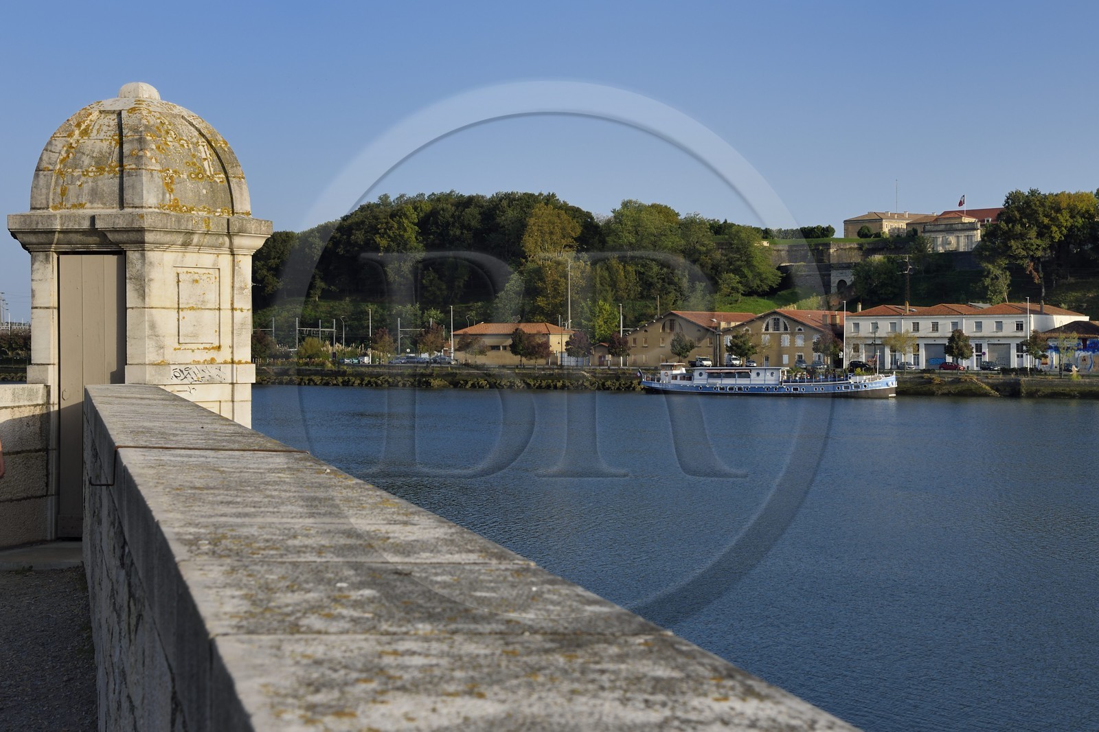 France, Pyrénées-Atlantiques (64), Pays-Basque, Bayonne, la citadelle dessinée par Vauban sur les bords de l'Adour