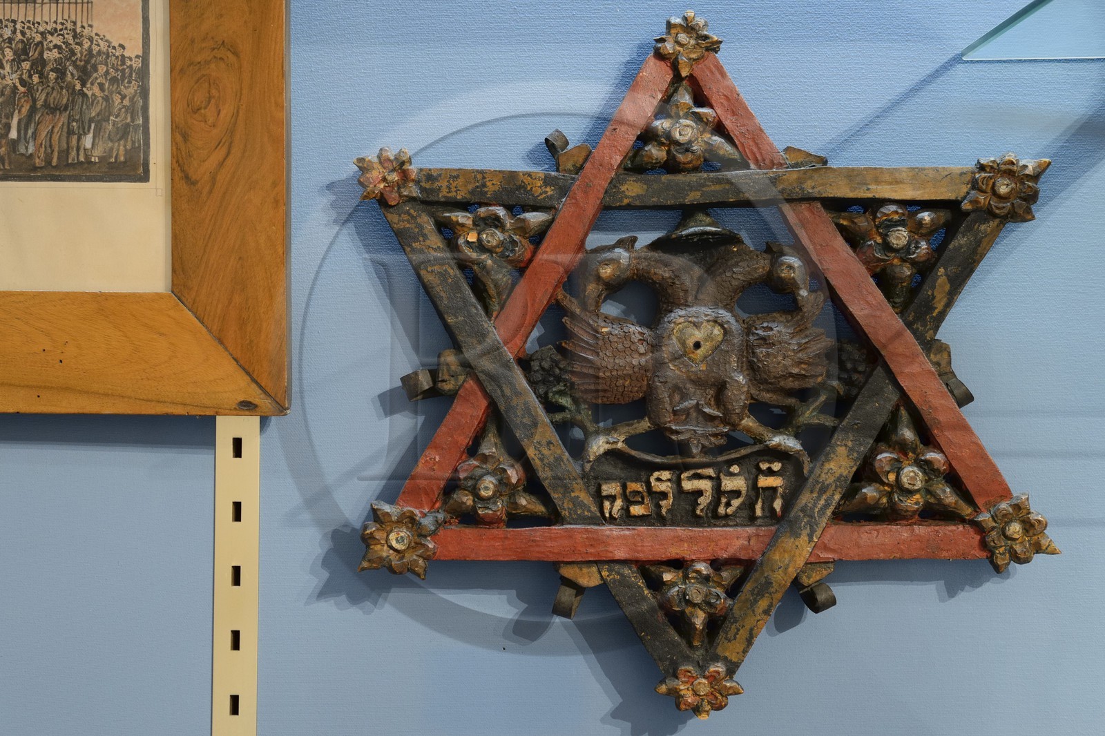 France, Bas-Rhin (67), Strasbourg, vieille ville classée au Patrimoine Mondial de l'UNESCO, le musée Alsacien, culture des Juifs d'Alsace, présentoir à matza